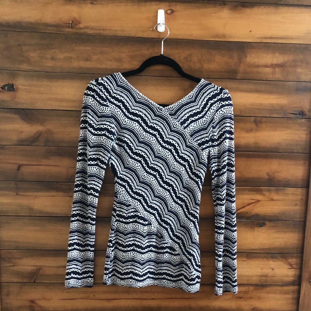 BCBGMAXAZRIA Women's Hilary Long Sleeve Lace Top